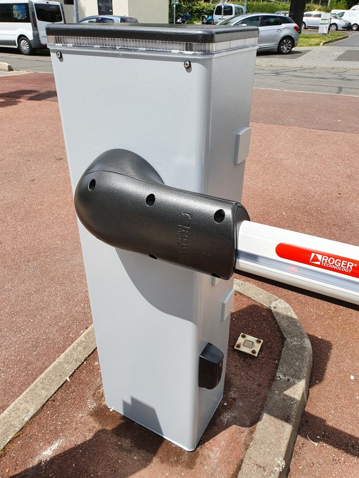 Bras barrière parking Roger